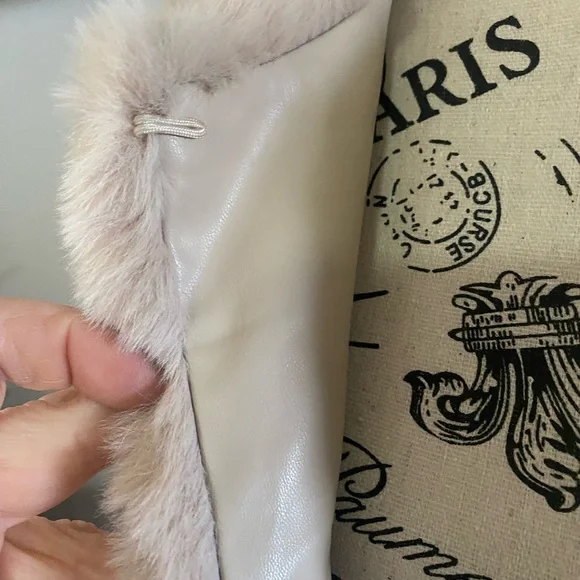 Luxurious Cream Faux Fur Women's Vest - Picture 3 of 7